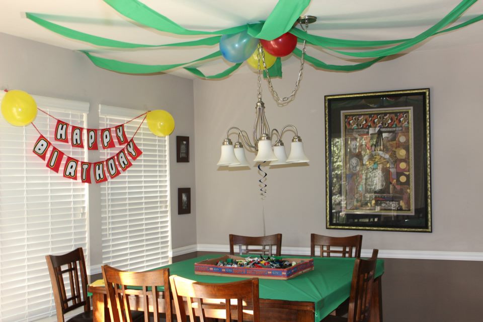 Lego party decorations 2